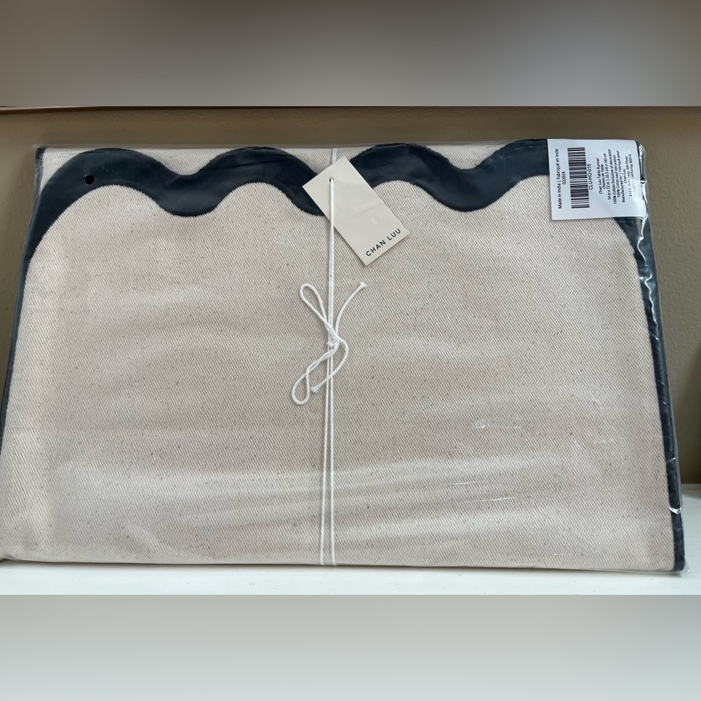 Chan Luu Table Runner with Black Scallop Trim NWOT New in Packaging